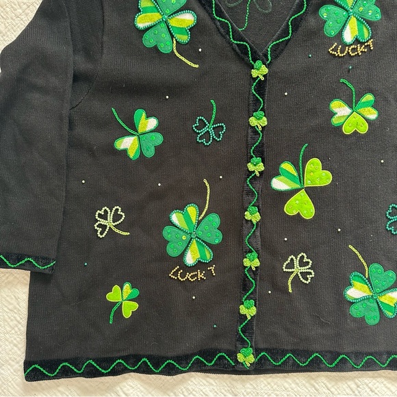 Vintage Black Knit Cardigan Green Shamrock Clover Embroidery St Patrick’s Day - Picture 3 of 5